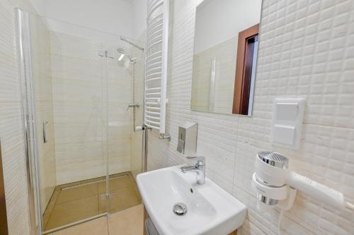 Hotel Terminal - image 7