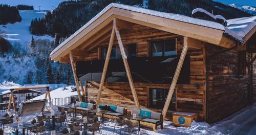 GLEMM by AvenidA Superior Hotel & Residences