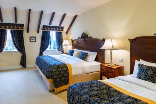 1 king bed, 1 twin bed