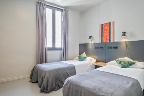 My Address in Plaza Real - image 14