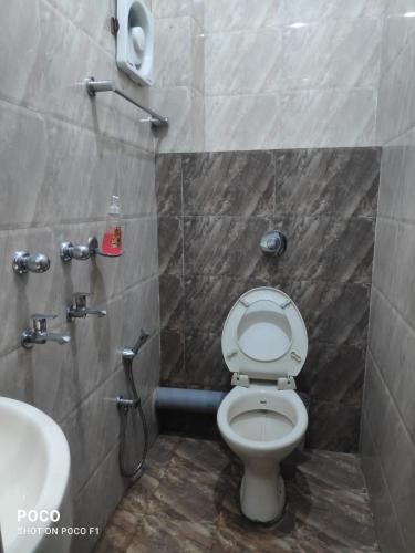 HOTEL SUKHMANI