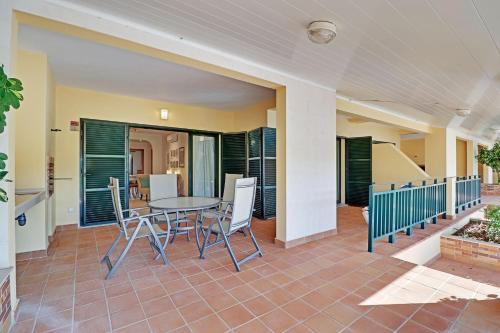 Vilamoura Elegant II with Pool by Homing