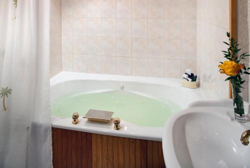 ห้องน้ำ, 1802 House Bed & Breakfast in คีนเนบังก์พอร์ต (ME)