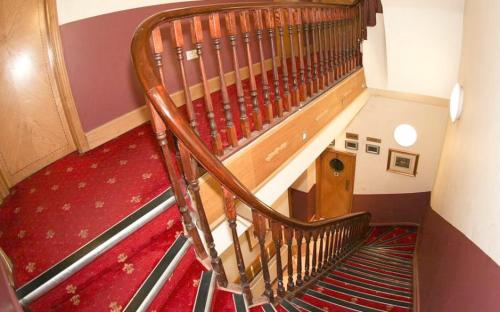 Holland Inn Hotel - image 10