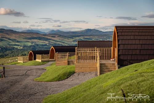 Farragon Luxury Glamping Pod with Hot Tub & Pet Friendly at Pitilie Pods