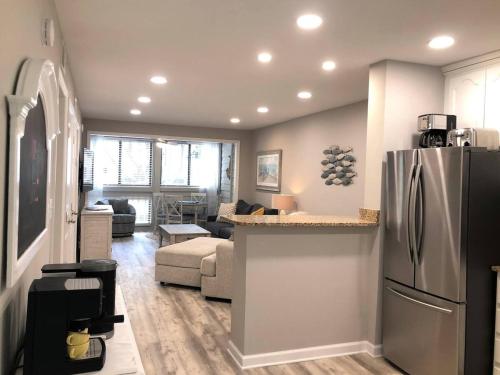 Remodeled 2BR 2BA Coastal Gem on Port Royal Sound! condo - image 3