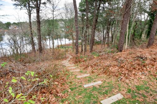 644 Waterfront on Private Lake Swim Fish or Kayak Foosball Table and spacious backyard - main image