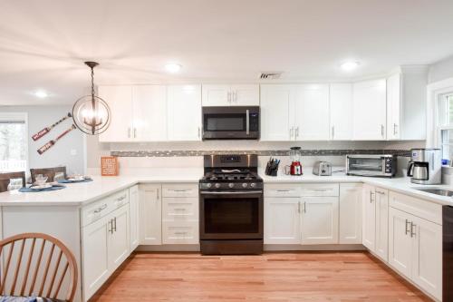 644 Waterfront on Private Lake Swim Fish or Kayak Foosball Table and spacious backyard - image 8