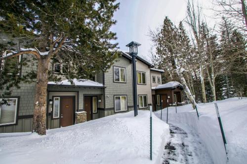 Mammoth Green #102 condo - main image