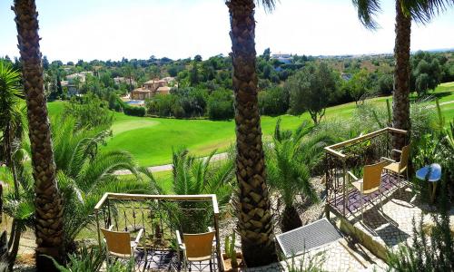 Garden, Spacious Villa in Carvoeiro with Private Pool in Gramacho