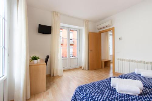 Hostal La Numantina - image 9