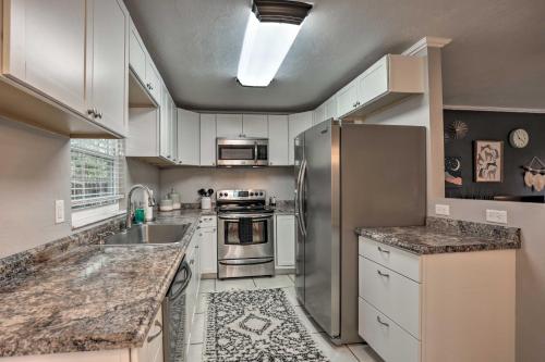 Gainesville Home 5 Mi to UF Stadium and Downtown! in Gainesville, USA