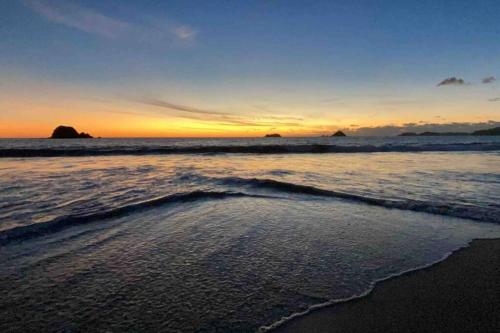 Peninsula Ixtapa Luxury King Bed Condo Awaits