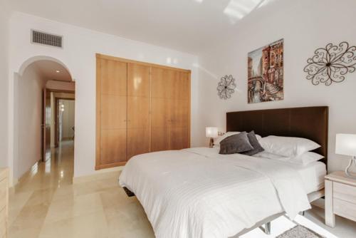 5 Star Golf Resort Near Puerto Banus & Marbella for Up to 12 People