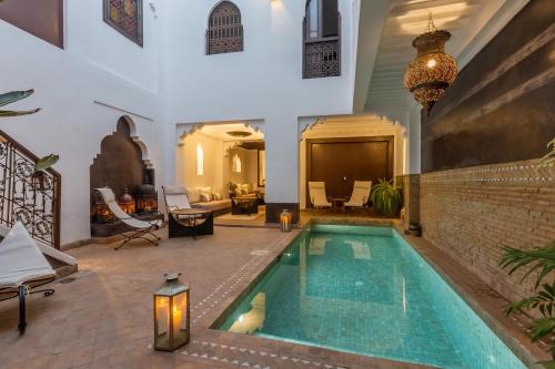 Riad Amin - image 10