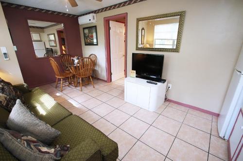 Affordable Beach Condos - One Bed Budget with Full Kitchen - English Suite condo - main image
