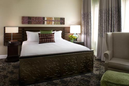 Essential King Room