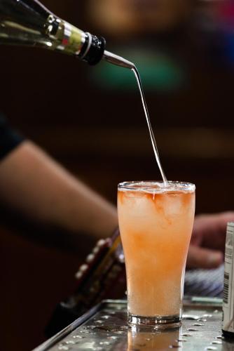 อาหารและเครื่องดื่ม, New Crown Hotel Motel in เฮย์