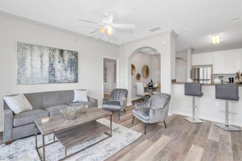 Upscale 3BR Near Disney - Pool and Hot Tub! - image 4