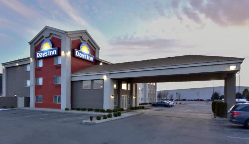 Days Inn by Wyndham Springville - Accommodation