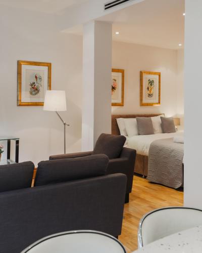 Monument Apartments - image 4