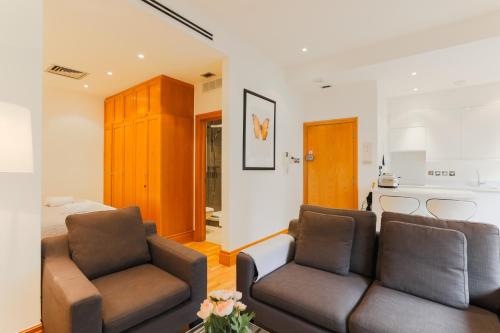 Monument Apartments - image 14