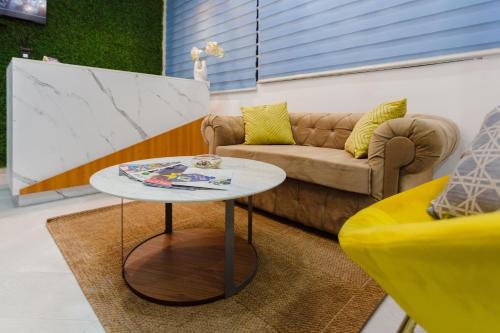 บริการและสิ่งอำนวยความสะดวก, The Avery Suites, East Legon in มาดินา