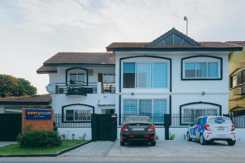 ทัศนียภาพภายนอกโรงแรม, The Avery Suites, East Legon in มาดินา