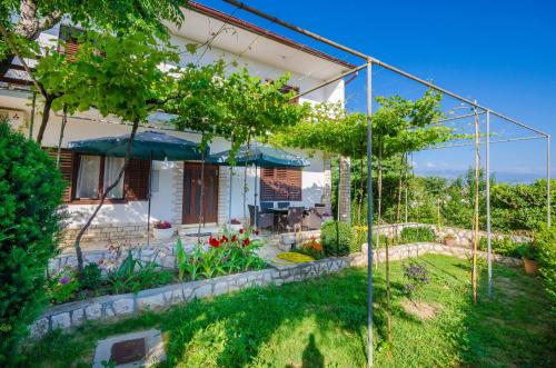 Apartments Marija Lopar
