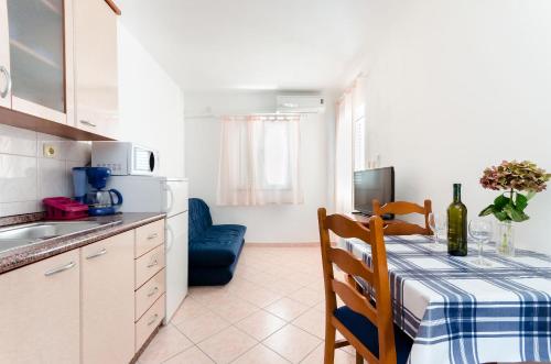 One-Bedroom apartment Standard image 9