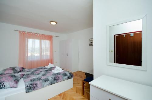 One-Bedroom apartment Standard image 4