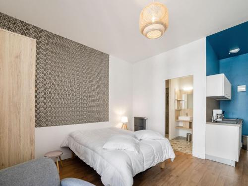 Pleasant Apartment in Vichy near Opera Museum