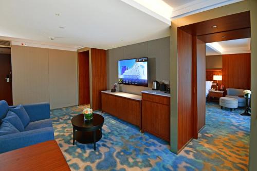 room detail thumbnail 1