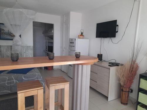 STUDIO LE DIAMANT LES PIEDS DANS L'EAU l STUDIO LE DIAMANT LES PIEDS DANS L'EAU l