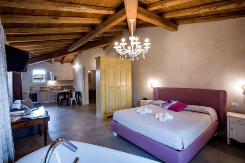 1 king bed, 2 sofa beds