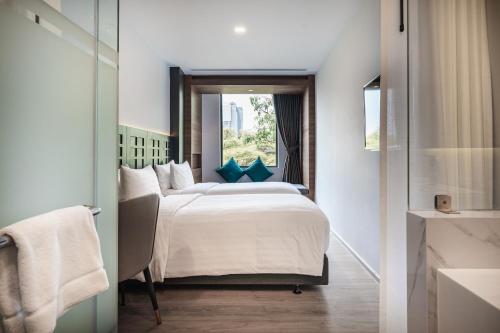 VIX Bangkok Hotel @ Victory Monument