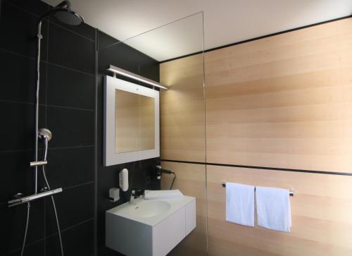 Bathroom, AU Hotel by WMM Hotels in Aurach
