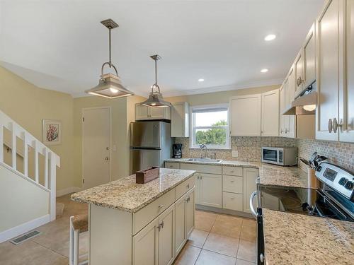 Coastal Townhome - Private Beach Access! Four Miles from Seaside condo - image 6