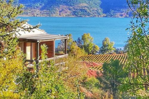 . Studio 22 m2, terrasse vue lac, dans propriété face au Lac du Salagou