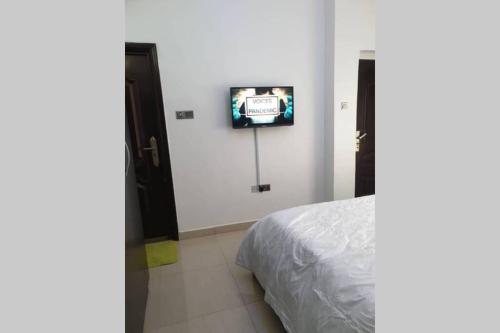 Well furnished and spacious 2 bedroom apartment