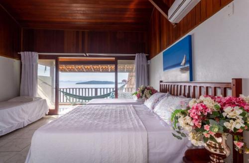 1 double bed, 1 twin bed