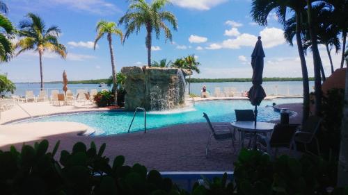 Lover's Key Resort by Check-In Vacation Rentals - image 2