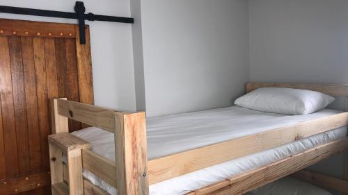 Coral Wood Self Catering Suites and B&B – East London, IA