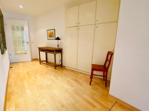 One-Bedroom Apartment image 10