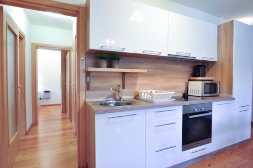 Ski In/Ski Out 2-Bedroom Free Parking