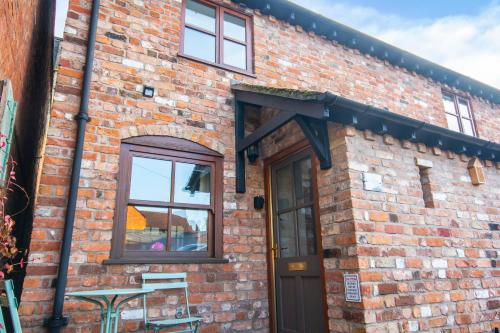 Rubi Roy Charming 1 Bed Cottage In Ledbury, , Herefordshire