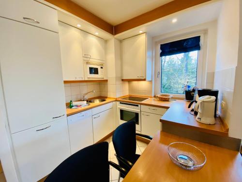 One-Bedroom Apartment image 6