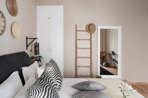 Your Home Away from Home - Phillopapou Hill, Atény