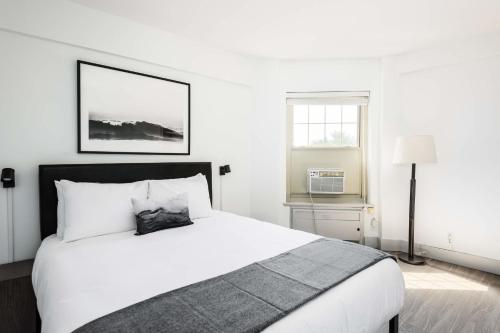 Spacious CWE 3BR near BJC by Zencity - image 11