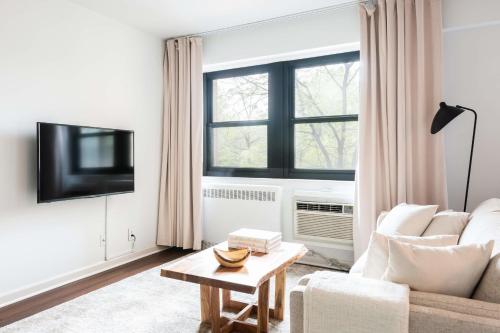Warm CWE 1BR near BJC by Zencity - image 5